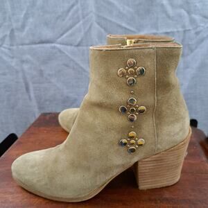 FRYE Italy "Casey" Studs Ankle Booties in light Brown Suede Sz 9.5